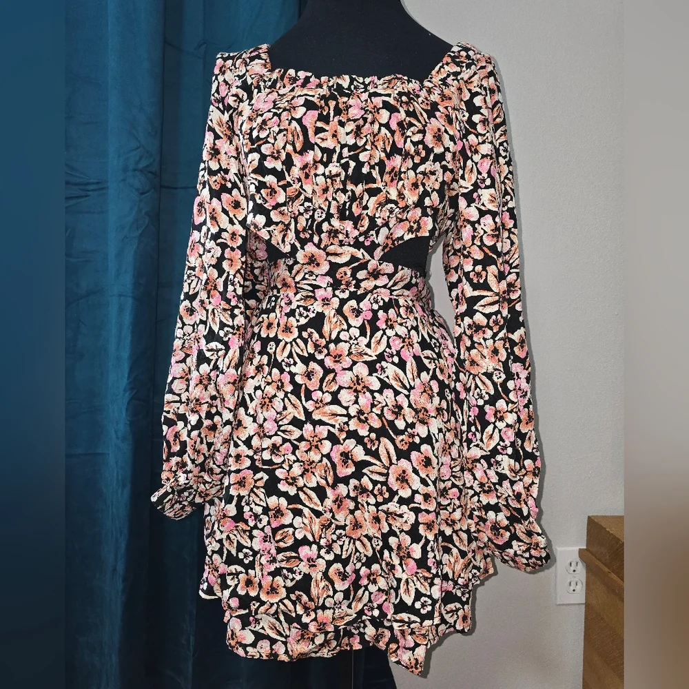 NWOT Free People Jael Floral Print Cut Out Back Mini Dress Size XS‎